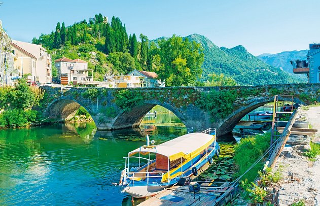 Montenegro in allen Facetten erleben - Alte Brücke in Virpazar
