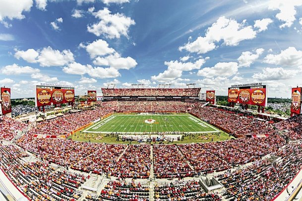 The Luce, St. Pete - inklusive Fanpackage Bucs