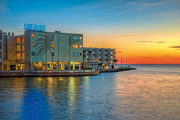 Sailport Waterfront Suites