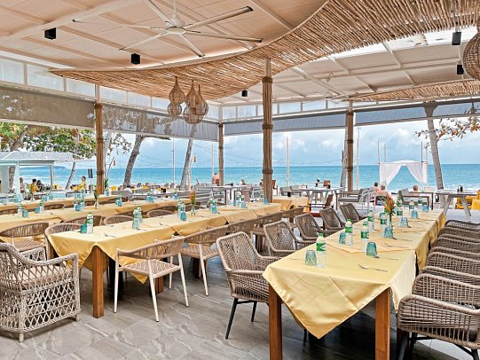 Fair House Beach Resort & Hotel