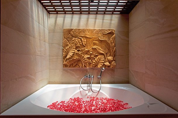 Fair House Villas & Spa - Badbeispiel Beachfront Pool Villa (Zimmercodierung VBO)