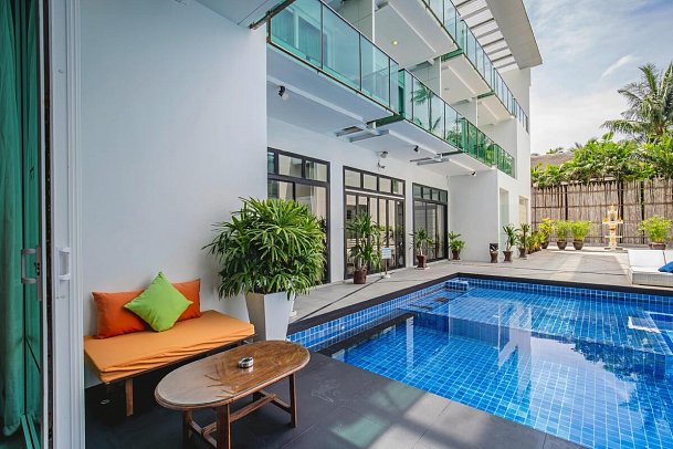 KC Beach Hotel Samui - Wohnbeispiel Deluxe Pool View (Zimmercodierung UDP)