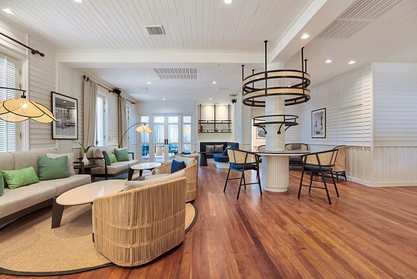 Outrigger Koh Samui Beach Resort - Voyager 47 Club Lounge