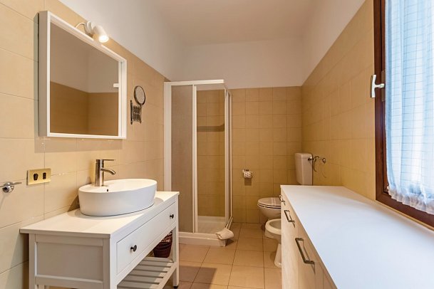 Ferieninsel Albarella - Beispiel Bad (Zimmercodierung HB2)