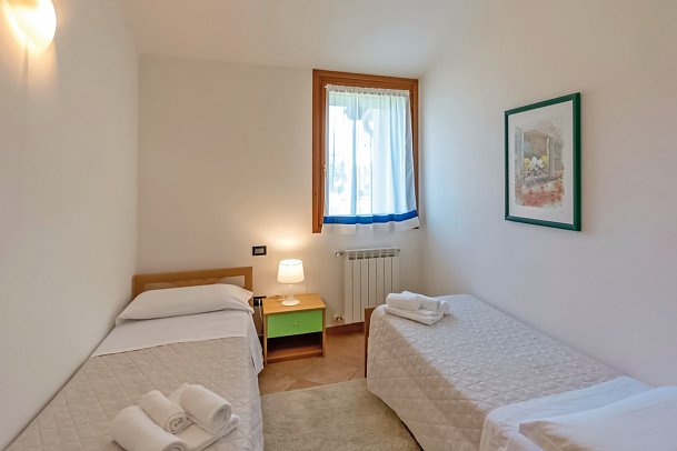 Ferieninsel Albarella - Wohnbeispiel S3_2-Schlafzimmer-App. (Zimmercodierung OB1)