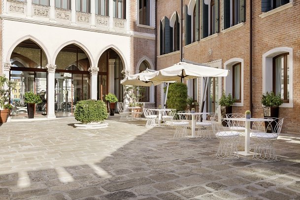 Sina Centurion Palace