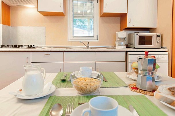 Vela Blu Camping Village - Wohnbeispiel Mobilheim Torcello Plus Gold Holiday (Zimmercodierungen CB2 & CB1)