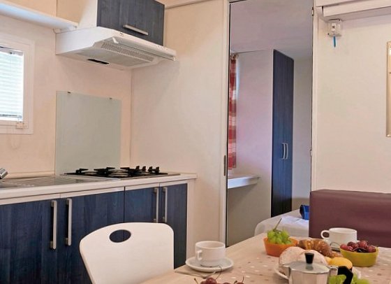 Rosapineta Camping Village (by Happy Camp) - Wohnbeispiel Mobilheim Happy Easy (Zimmercodierung CG1)
