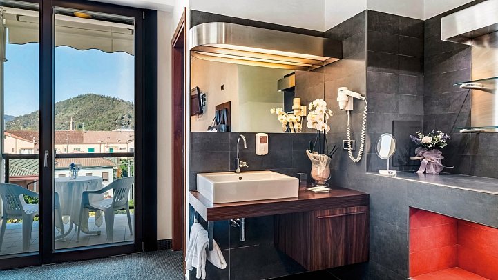 Atlantic Terme Natural Spa & Hotel - Beispiel Bad (Zimmercodierung DS1)