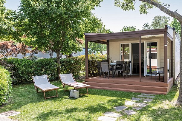 Villaggio Europa - Wohnbeispiel Mobilheim Calet Sand (Zimmercodierung AX3)