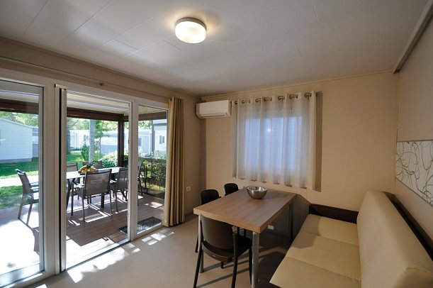 Villaggio Europa - Wohnbeispiel Chalet Sand (Zimmercodierung AX3)