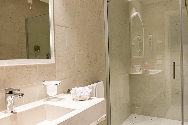 Luxor & Cairo The Beach Resort - Beispiel Bad (Zimmercodierungen J1N & J1M)