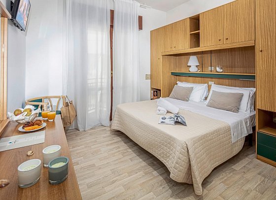 Astor - Wohnbeispiel Doppelzimmer seitl. Meerblick (Zimmercodierung DBN)