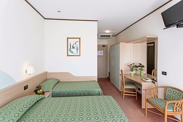 Europa - Wohnbeispiel Doppel-/Vierbettzimmer (Zimmercodierung DGN)