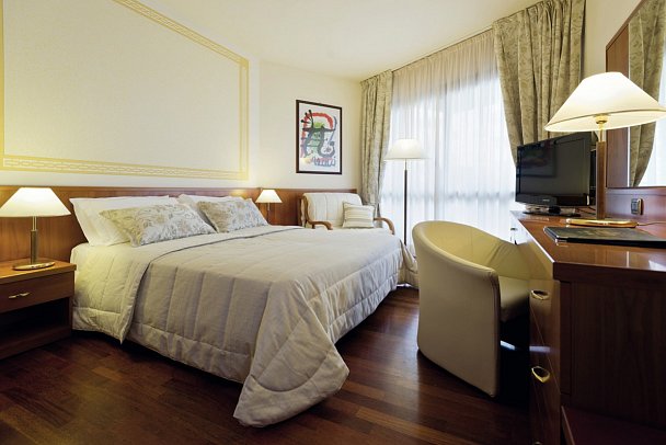Savoy Beach Hotel & Thermal SPA - Wohnbeispiel Doppelzimmer Deluxe (Zimmercodierung DBN)