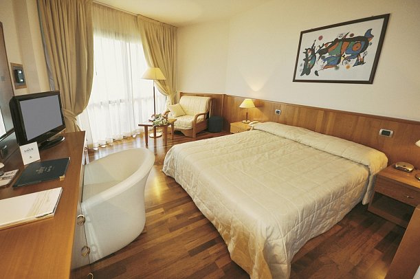 Savoy Beach Hotel & Thermal SPA - Wohnbeispiel Doppelzimmer Deluxe (Zimmercodierung DBN)