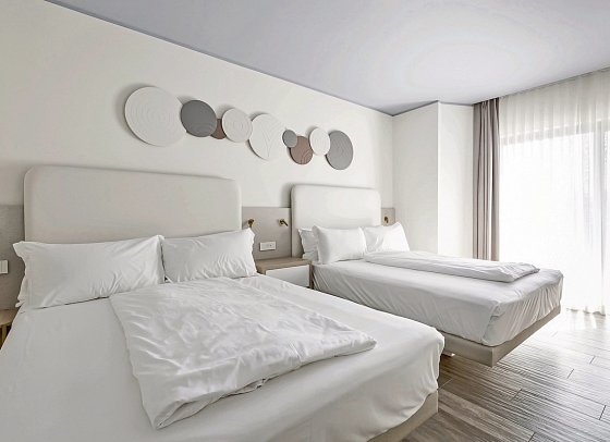 Mediterranee Family & Spa Hotel - Wohnbeispiel Juniorsuite (Zimmercodierung JS1)