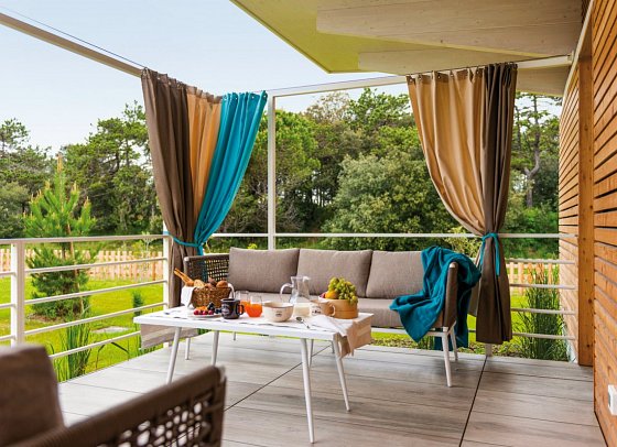 Lino delle Fate Eco Village Resort - Beispiel Terrasse (Zimmercodierungen OB1 & OB2)