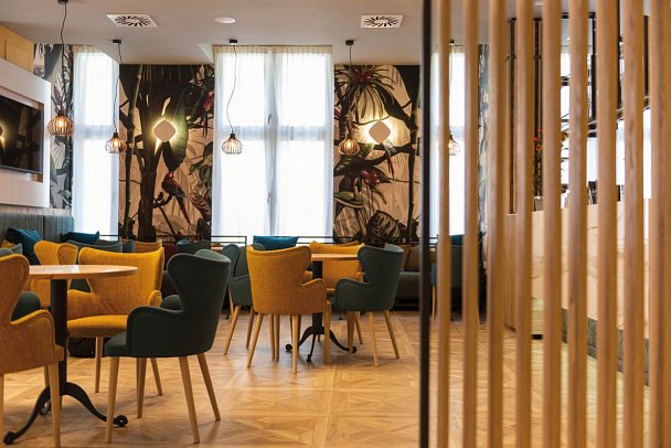 Life Hotel