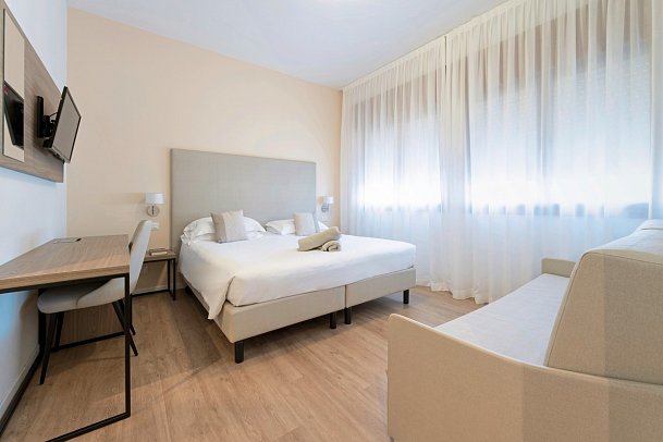 Excelsior - Wohnbeispiel Dreibettzimmer Classic (Zimmercodierung TB1)