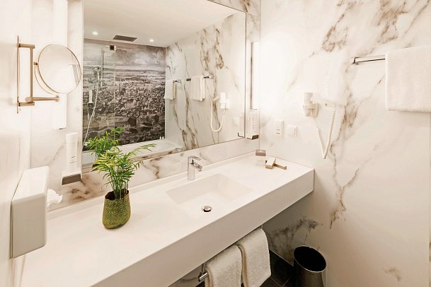 Hotel Royal - Beispiel Bad (Zimmercodierungen DG1 & EG1)