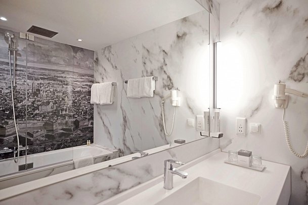 Hotel Royal - Beispiel Bad (Zimmercodierungen DG1 & EG1)