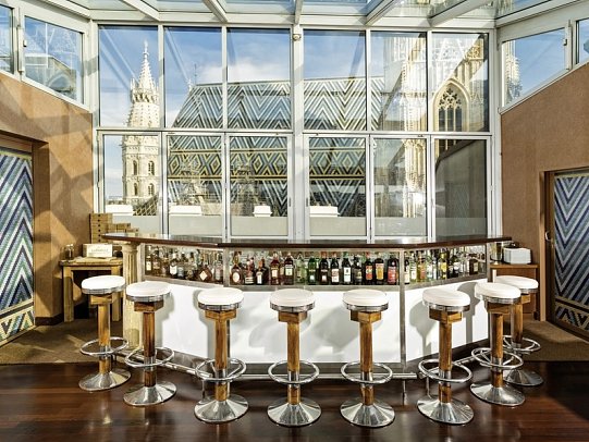 Hotel Royal - Bar Settimo Cielo mit Blick auf den Stephansdom