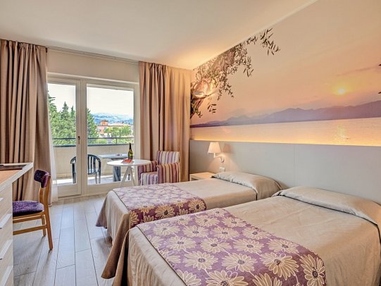 Parc Hotel Gritti - Wohnbeispiel Doppelzimmer Classic mit Balkon (Zimmercodierung DB2)