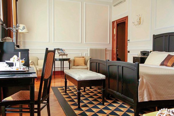 Hotel Villa del Sogno - Double Room Lateral Lake View (Zimmercodierung DBI)