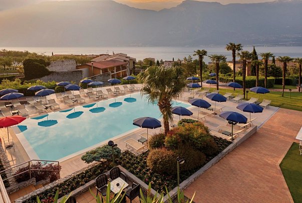 Hotel Royal Village - Außenpoolanlage