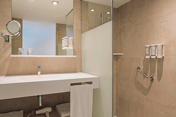 Iberostar Waves Royal Andalus - Badbeispiel Doppelzimmer (Zimmercodierungen DB1, DB2, DV1 & DV2)