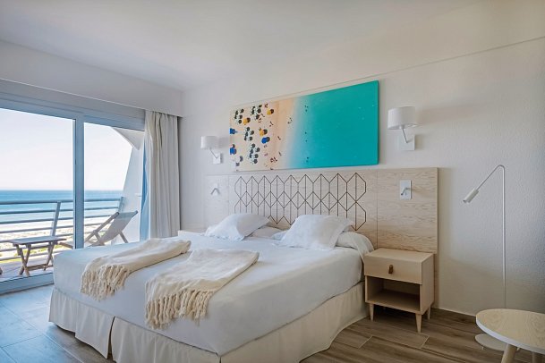 Iberostar Waves Royal Andalus - Wohnbeispiel Doppelzimmer Meerblick Beachfront (Zimmercodierungen D1C & D5M)