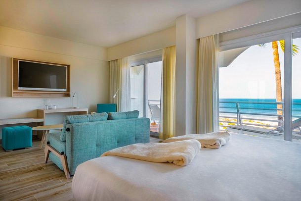 Iberostar Waves Royal Andalus - Wohnbeispiel Juniorsuite Meerblick Beachfront (Zimmercodierungen J1O & J2G)