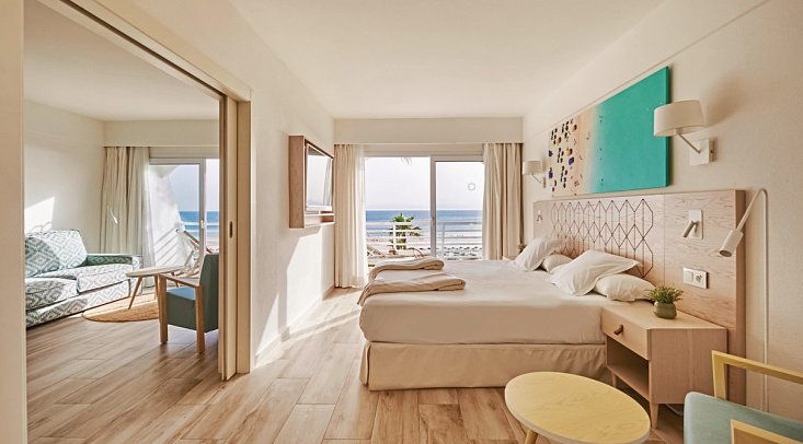 Iberostar Waves Royal Andalus - Wohnbeispiel Suite Meerblick Beachfront (Zimmercodierungen WBO & WBM)