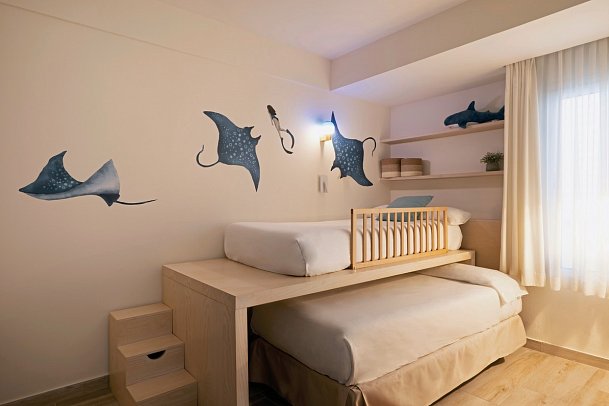 Iberostar Waves Royal Andalus - Wohnbeispiel Familienzimmer seitl. Meerblick (Zimmercodierungen F1N & F2N)