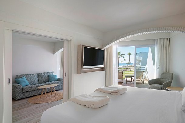 Iberostar Waves Royal Andalus - Wohnbeispiel Suite seitl. Meerblick (Zimmercodierungen WB1 & W2M)