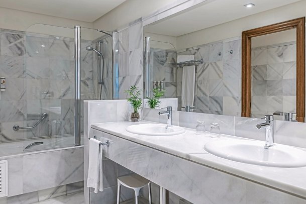 Iberostar Selection Andalucía Playa - Badbeispiel Juniorsuite Meerblick (Zimmercodierungen J1M & J2M)