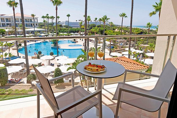 Hipotels Barrosa Palace Wellness & Spa - Balkonbsp. Doppelzimmer seitl. Meerblick (Zimmercodierungen DBN & DPN)