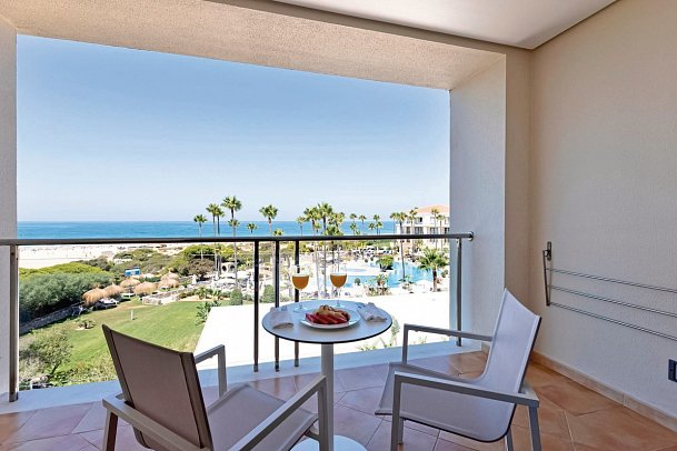 Hipotels Barrosa Palace Wellness & Spa - Balkonbeispiel Juniorsuite (Zimmercodierung JB1)