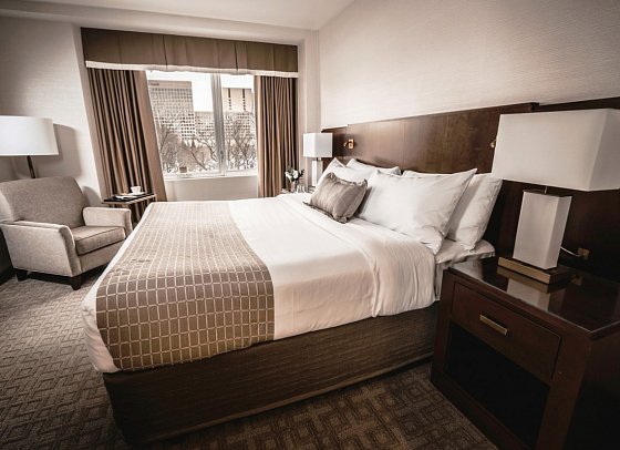 Lord Elgin Hotel