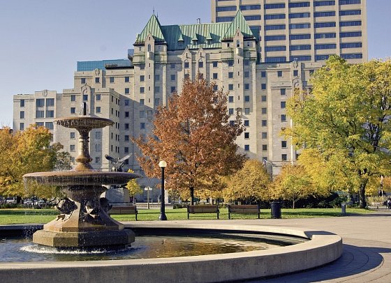Lord Elgin Hotel
