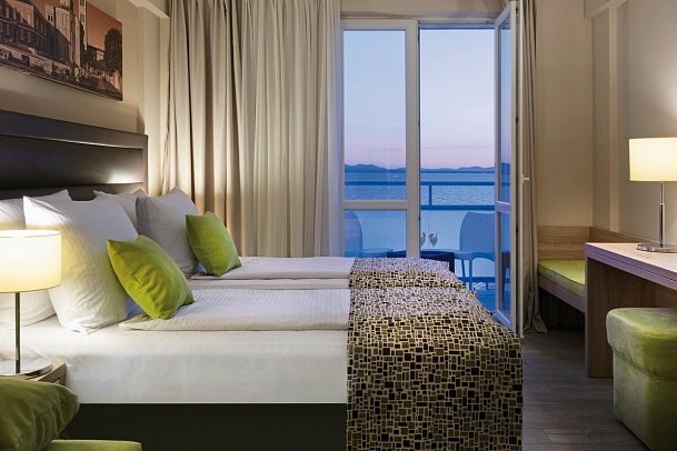 Pinija - Wohnbeispiel Famlienzimmer Premium Meerblick (Zimmercodierung FMM)