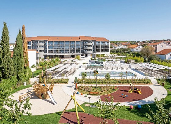 Molum Hotel & Residences