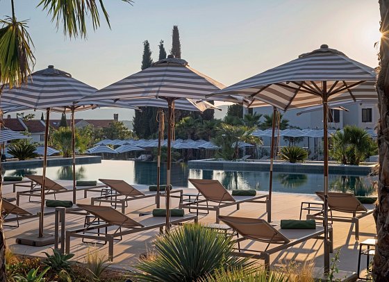 Molum Hotel & Residences