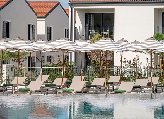 Molum Hotel & Residences