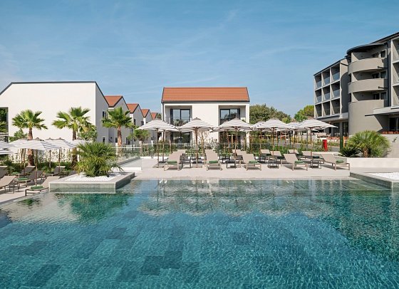 Molum Hotel & Residences