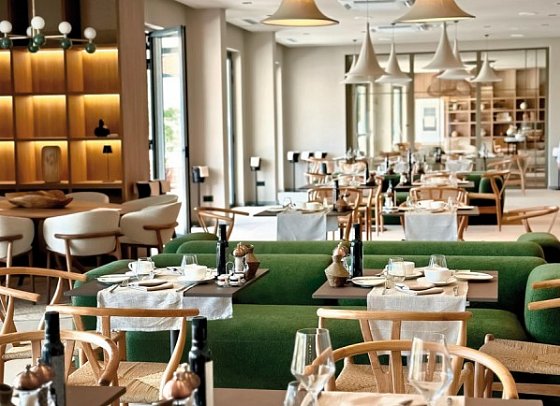 Molum Hotel & Residences
