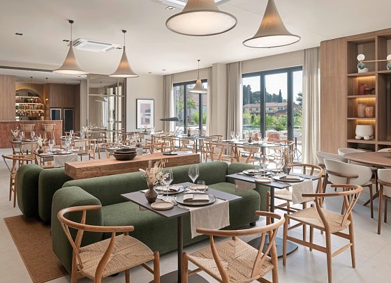 Molum Hotel & Residences