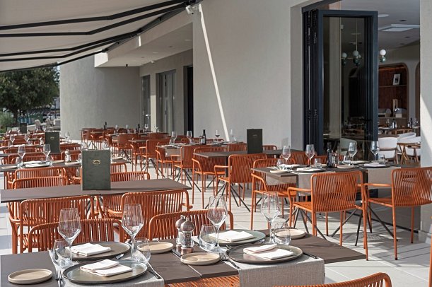 Molum Hotel & Residences