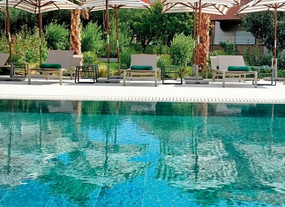 Molum Hotel & Residences